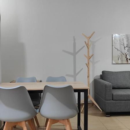 Rock & Roll 1 - Modern Apartment In Trikala 외부 사진